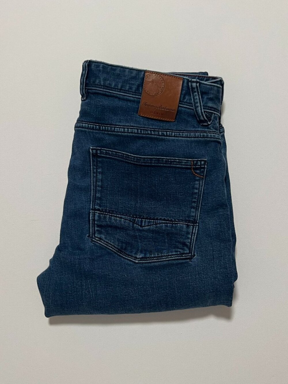 Tommy Bahama Jeans Slim Leg Comfy Stretch Casual Dark Wash Men's size 33x32